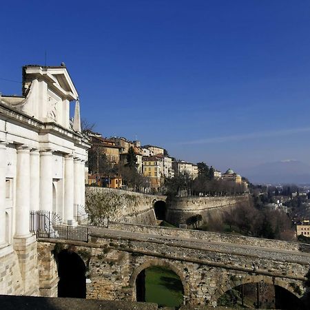 Casa Vacanze Margarita Bergamo Luaran gambar