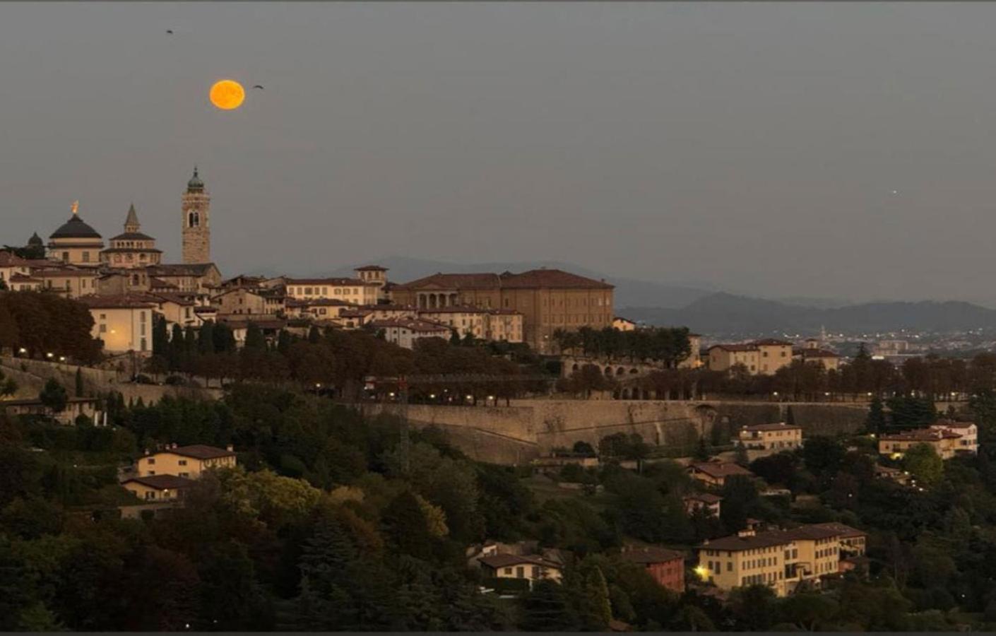 Casa Vacanze Margarita Bergamo Luaran gambar